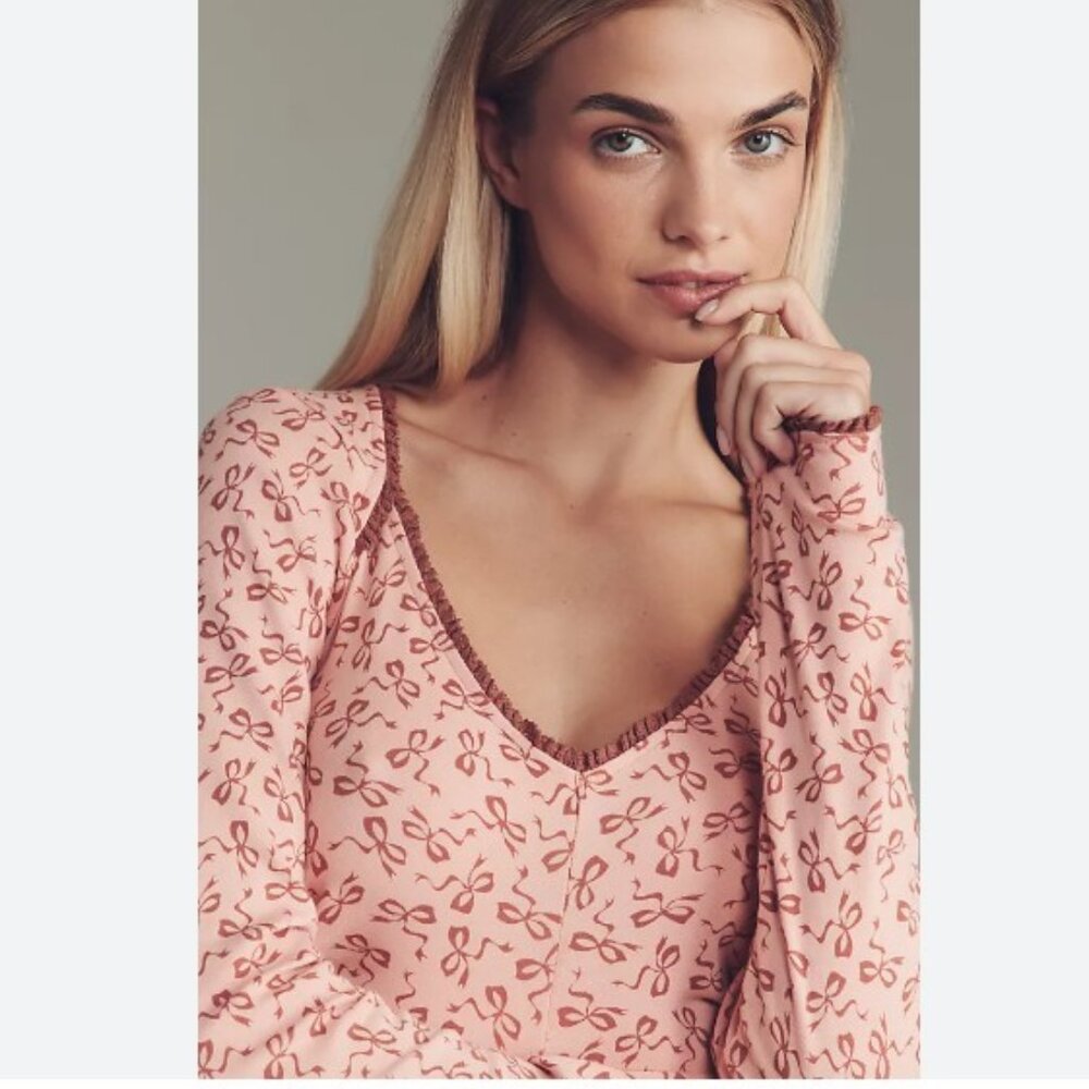 Anthropologie Maeve Lace V-Neck Top in Pink Bow Print – Size Medium – NWT